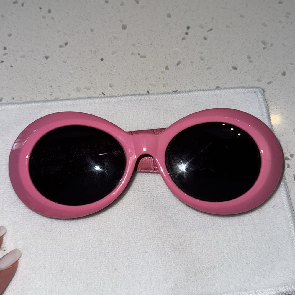 Gianni Versace Vintage Pink Medusa Authentic Unisex - Picture 8 of 8